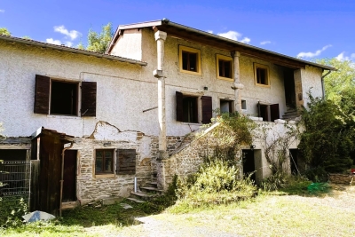 Maison &agrave; vendre &agrave; LA TOUR-DE-SALVAGNY  - 6 pi&egrave;ces - 160 m&sup2; 