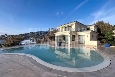 House for sale in ROQUEBRUNE-SUR-ARGENS  - 8 rooms - 250 m&sup2; 