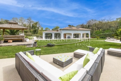 Maison &agrave; vendre &agrave; OPIO  - 9 pi&egrave;ces - 310 m&sup2; 