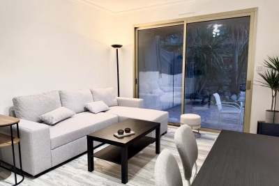 Appartement &agrave; louer &agrave; NICE  - 2 pi&egrave;ces - 45 m&sup2; 