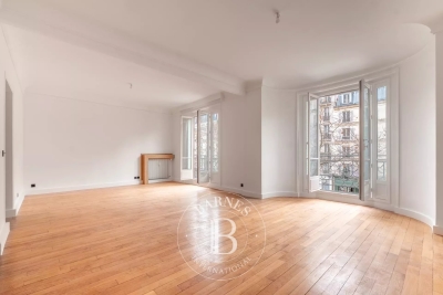 Appartement &agrave; vendre champ de mars paris 7eme 