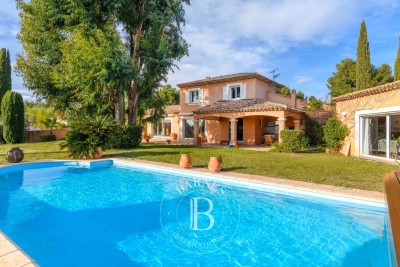 Maison &agrave; vendre &agrave; LA CADIÈRE-D'AZUR La Cadière-d'Azur - 7 pi&egrave;ces - 184 m&sup2; 