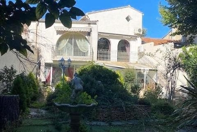 Maison &agrave; vendre &agrave; CABANNES  - 8 pi&egrave;ces - 210 m&sup2; 