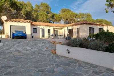 Maison &agrave; vendre &agrave; BAGNOLS-EN-FORÊT  - 4 pi&egrave;ces - 186 m&sup2; 