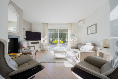 Maison &agrave; vendre &agrave; SIX-FOURS-LES-PLAGES Le Brusc - 5 pi&egrave;ces - 140 m&sup2; 