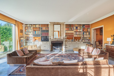 Maison &agrave; vendre &agrave; VERSAILLES  - 10 pi&egrave;ces - 256 m&sup2; 