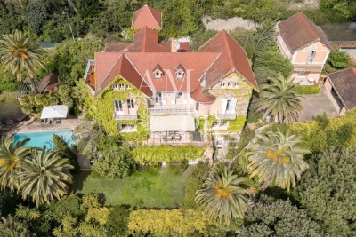 House for sale in CANNES  - 11 rooms - 682 m&sup2; 