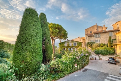 Appartement &agrave; vendre &agrave; MOUGINS  - 5 pi&egrave;ces - 126 m&sup2; 