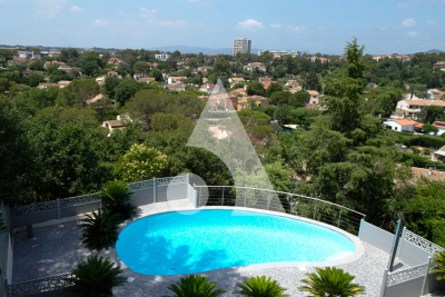 House for sale in ST-RAPHAËL  - 7 rooms - 200 m&sup2; 