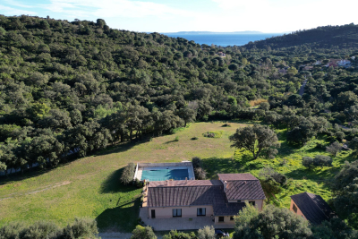 Maison &agrave; vendre &agrave; LE LAVANDOU  - 8 pi&egrave;ces - 212 m&sup2; 