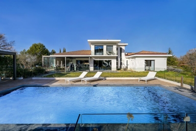 Maison &agrave; vendre &agrave; CABRIES  - 7 pi&egrave;ces - 220 m&sup2; 