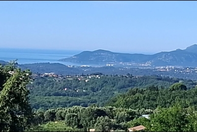 House for sale in CHATEAUNEUF-GRASSE  - 4 rooms - 131 m&sup2; 