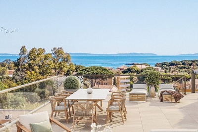Appartement &agrave; vendre vue mer terrasse le lavandou 
