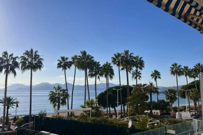 Appartement &agrave; vendre terrasse front de mer alpes maritimes 