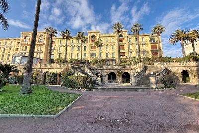 Apartment for sale in CANNES  - 2 rooms - 60 m&sup2; 