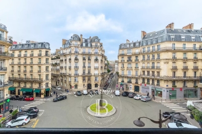 Apartment for sale in PARIS 16EME  - 5 rooms - 161 m&sup2; 
