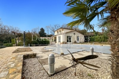 Maison &agrave; vendre &agrave; UZÈS  - 8 pi&egrave;ces - 180 m&sup2; 