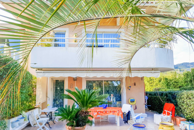 Appartement &agrave; vendre &agrave; MANDELIEU-LA-NAPOULE  - 4 pi&egrave;ces - 97 m&sup2; 