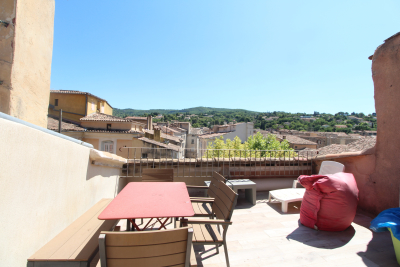 Bien &agrave; vendre &agrave; APT   - 615 m&sup2; 