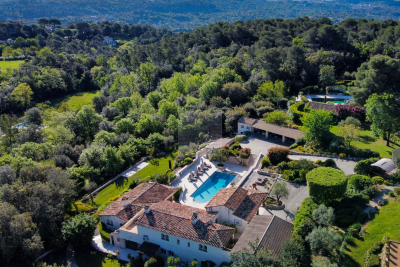 Maison &agrave; vendre &agrave; LA COLLE-SUR-LOUP  - 12 pi&egrave;ces - 437 m&sup2; 