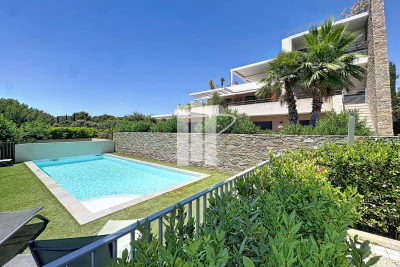 Appartement &agrave; vendre &agrave; ST-RAPHAËL  - 4 pi&egrave;ces - 143 m&sup2; 
