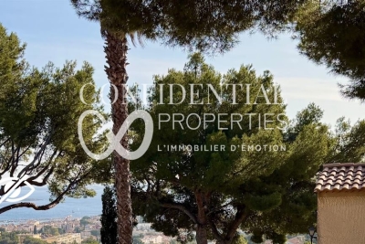 House for sale in BANDOL  - 8 rooms - 270 m&sup2; 