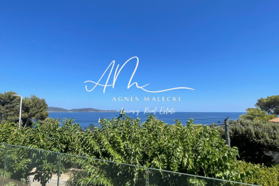 House for sale in CAVALAIRE-SUR-MER  - 5 rooms - 168 m&sup2; 