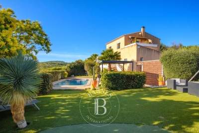 Maison &agrave; vendre &agrave; CASSIS  - 6 pi&egrave;ces - 368 m&sup2; 