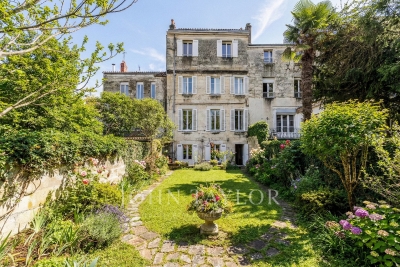 Maison &agrave; vendre &agrave; BORDEAUX  - 9 pi&egrave;ces - 290 m&sup2; 
