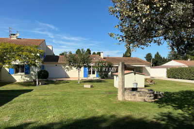 Maison &agrave; vendre &agrave; ST-RÉMY-DE-PROVENCE  - 7 pi&egrave;ces - 141 m&sup2; 