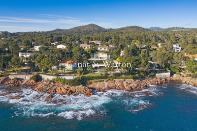 Maison &agrave; vendre &agrave; ST-RAPHAËL  - 7 pi&egrave;ces - 210 m&sup2; 