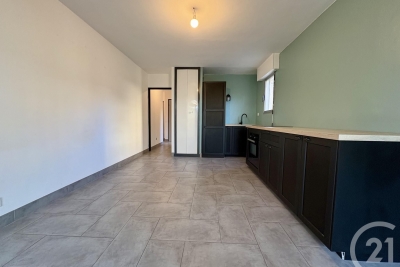 Appartement &agrave; vendre &agrave; SANARY-SUR-MER  - 2 pi&egrave;ces - 38 m&sup2; 