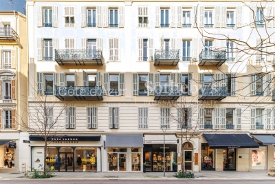 Apartment for sale in NICE  - 14 rooms - 301 m&sup2; 
