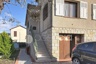 Maison &agrave; vendre &agrave; CANNES  - 7 pi&egrave;ces - 186 m&sup2; 