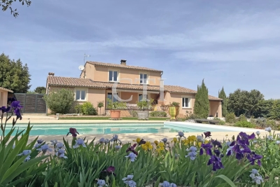Maison &agrave; vendre &agrave; VAISON-LA-ROMAINE  - 6 pi&egrave;ces - 190 m&sup2; 