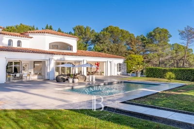Maison &agrave; vendre &agrave; MOUGINS  - 7 pi&egrave;ces - 350 m&sup2; 