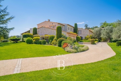 Maison &agrave; vendre &agrave; MOUANS-SARTOUX  - 12 pi&egrave;ces - 625 m&sup2; 