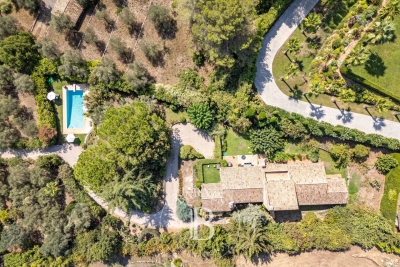 Maison &agrave; vendre &agrave; MOUANS-SARTOUX  - 7 pi&egrave;ces - 370 m&sup2; 