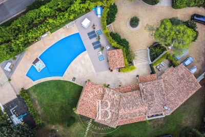 Maison &agrave; vendre &agrave; MOUGINS  - 10 pi&egrave;ces - 360 m&sup2; 