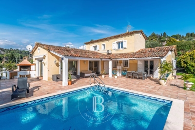 Maison &agrave; vendre &agrave; MOUGINS  - 7 pi&egrave;ces - 180 m&sup2; 