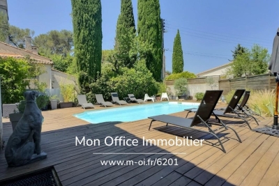 Maison &agrave; vendre &agrave; AIX-EN-PROVENCE  - 10 pi&egrave;ces - 250 m&sup2; 