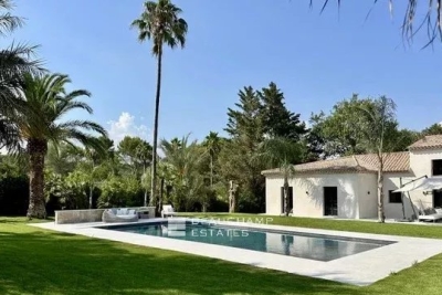 Maison &agrave; vendre &agrave; MOUGINS Centre - 8 pi&egrave;ces - 550 m&sup2; 