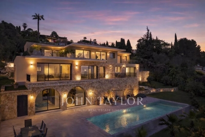 House for sale in MOUGINS Garbejaire-Haut Sartoux - 8 rooms - 370 m&sup2; 