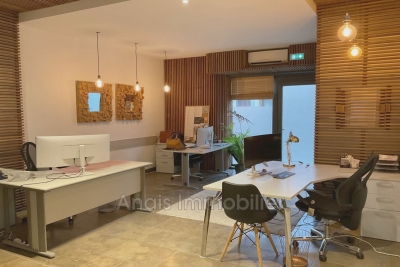 Commerce &agrave; vendre &agrave; COGOLIN   - 54 m&sup2; 