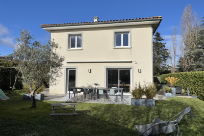 Maison &agrave; vendre &agrave; GRÉZIEU-LA-VARENNE  - 5 pi&egrave;ces - 123 m&sup2; 