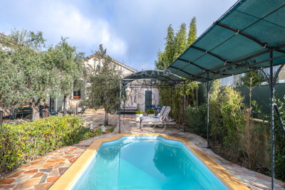 Maison &agrave; vendre &agrave; AIX-EN-PROVENCE  - 7 pi&egrave;ces - 240 m&sup2; 