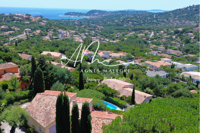 Maison &agrave; vendre &agrave; CAVALAIRE-SUR-MER Est - 8 pi&egrave;ces - 176 m&sup2; 