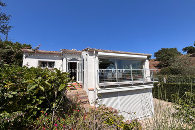House for sale in LES ISSAMBRES Cerceron-Peire Sarade - 6 rooms - 160 m&sup2; 