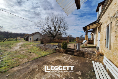 Maison &agrave; vendre &agrave; SALIGNAC EYVIGNES  - 7 pi&egrave;ces - 152 m&sup2; 