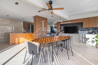 Appartement &agrave; vendre &agrave; MANDELIEU-LA-NAPOULE  - 5 pi&egrave;ces - 177 m&sup2; 